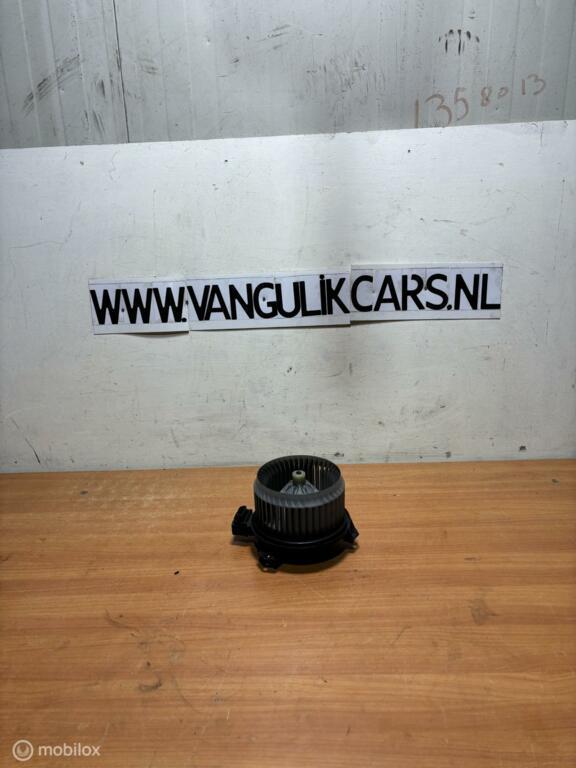 Kachelventilatormotor origineel suzuki swift Suzuki Swift, Auto-onderdelen, Airco en Verwarming, Suzuki, Gebruikt, Ophalen of Verzenden