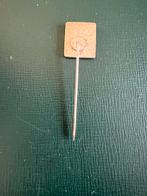 Vintage IH Speldje, Ophalen of Verzenden, Gebruikt, Merk, Speldje of Pin