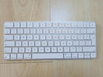 Apple Magic keyboard (A2450)