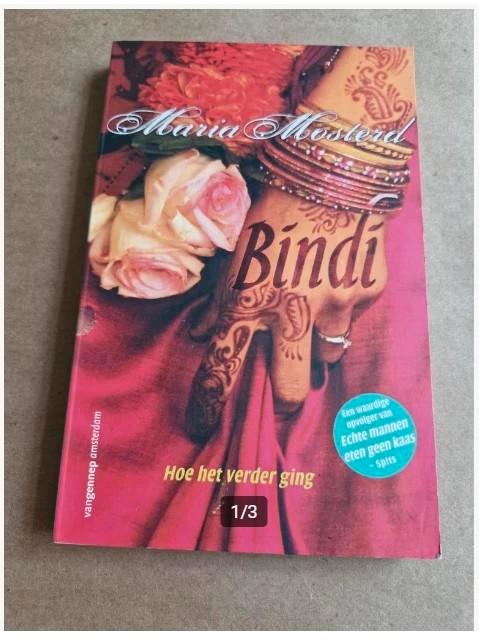 Maria Mosterd - Bindi h4, Boeken, Romans, Zo goed als nieuw, Wereld overig, Ophalen of Verzenden