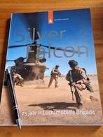 Silver Falcon : 25 jaar 11 Luchtmobiele Brigade, Ophalen of Verzenden, Zo goed als nieuw
