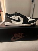 Nike Air Jordan 1 Mocha size 42, Kleding | Heren, Schoenen, Ophalen of Verzenden, Zo goed als nieuw, Bruin
