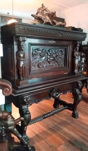 Barkast barokstijl wijnkast dressoir hout .Bar met wijnkast beschikbaar voor biedingen