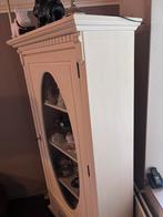 Witte vitrinekast met glazen deur, Ophalen