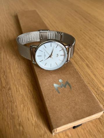 NIEUW: Crown dameshorloge zilverkleurig beschikbaar voor biedingen