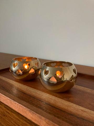 Vintage waxinelichthouders van messing met hartjes/ set 2 beschikbaar voor biedingen