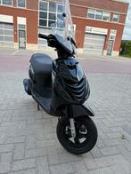 PIAGGIO ZIP 2017 - UITZONDERLIJK LAGE KM-STAND!, Fietsen en Brommers, Scooters | Piaggio, Ophalen, Zo goed als nieuw, Benzine