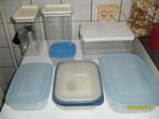 Doos vol met voorraadbakjes en maatbeker, zeer goede staat, Ophalen of Verzenden, Zo goed als nieuw
