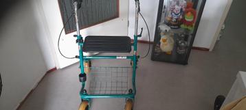 Rollator nette staat . Kleur groen.  Zie omschrijving  beschikbaar voor biedingen