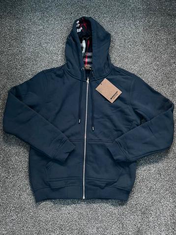 Burberry vest beschikbaar voor biedingen