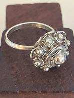 Zilveren ring met Zeeuwse knoop, Ophalen of Verzenden, Zo goed als nieuw, 17 tot 18, Dame