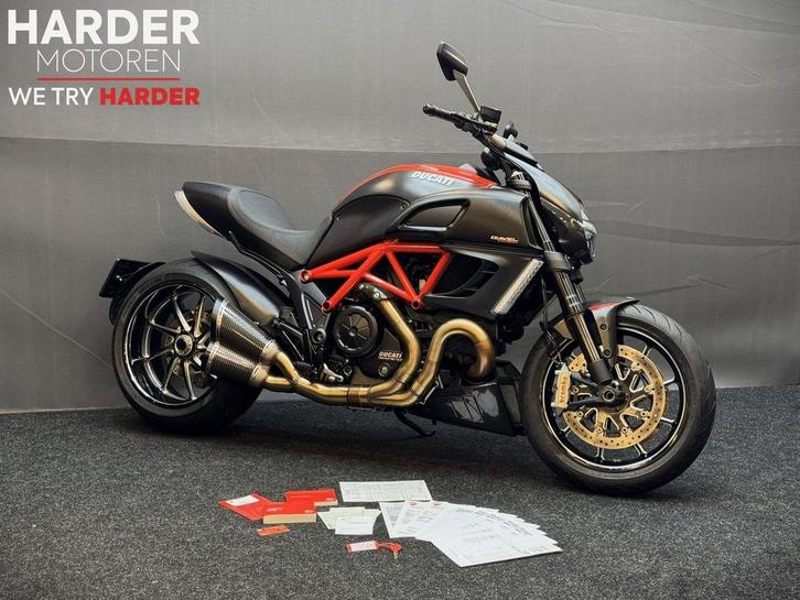 DUCATI DIAVEL CARBON/1 EIG/ORI NL/NIEUWSTAAT/UNIEK/GARANTIE!, Motoren, Motoren | Ducati, Bedrijf, Naked bike, meer dan 35 kW, 2 cilinders