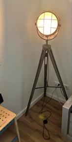 Industriële Vloerlamp, Huis en Inrichting, Lampen | Vloerlampen, Ophalen, Gebruikt, Hout, 150 tot 200 cm