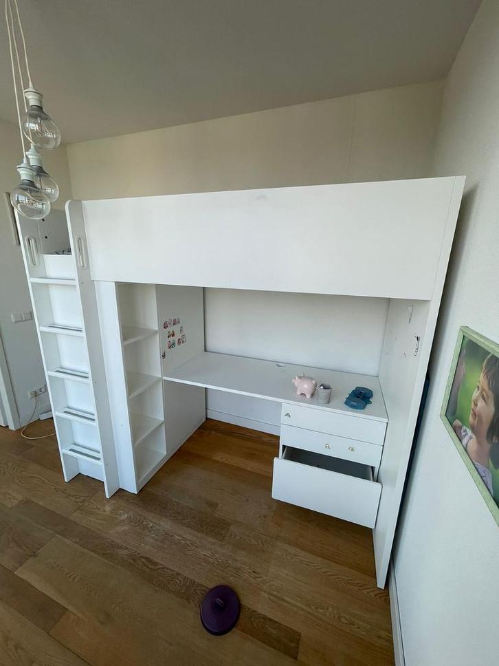 White bed, desk and wardrobe only for 49 euros!, Kinderen en Baby's, Kinderkamer | Bedden, Zo goed als nieuw, 180 cm of meer, 85 tot 100 cm