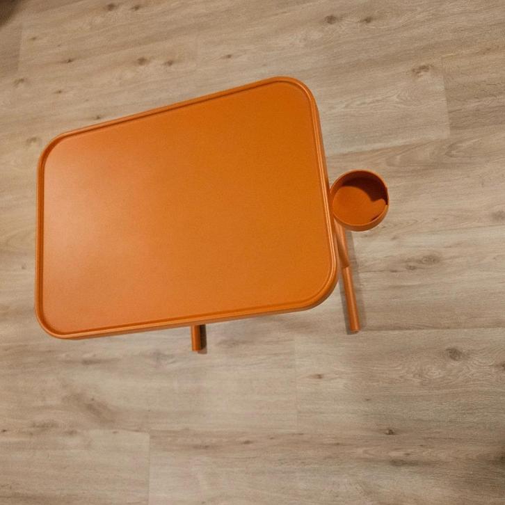BJÖRKÅSEN Ikea Laptop stand side table, orange, Computers en Software, Laptoptafels, Zo goed als nieuw, Ophalen