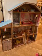 Poppenhuis (incl popjes en meubels/geschikt voor Barbies), Ophalen, Gebruikt, Poppenhuis
