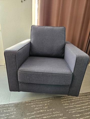 Nette fauteuil blauw/grijs, beetje verkleurd beschikbaar voor biedingen