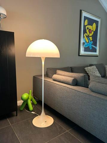 Midcentury Louis Poulsen Panthella 28715 Verner Panton beschikbaar voor biedingen