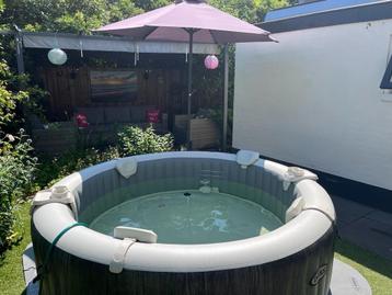 Jacuzzi huren: de 6-persoons opblaasbare jacuzzi