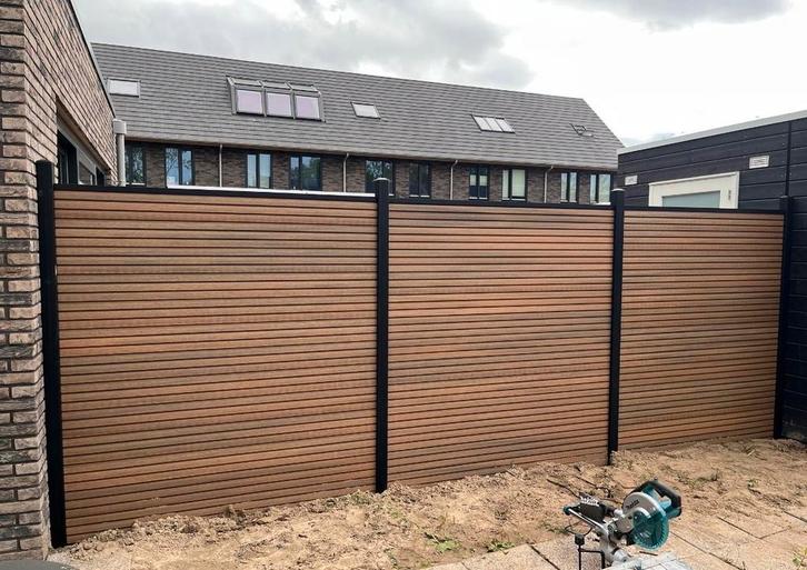 Composiet schutting incl. plaatsing vanaf €180 per meter, Tuin en Terras, Schuttingen, Nieuw, Aluminium, 1 tot 2 meter, 6 meter of meer