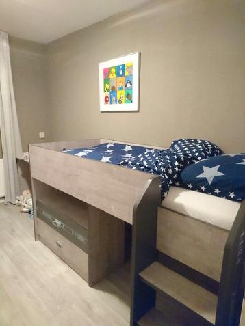 Te koop stoere kinderkamer voor een jongen beschikbaar voor biedingen