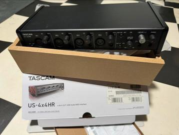 TASCAM US-4x4HR Audio Interface ( NIEUW )