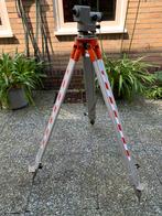 Waterpasinstrument met statief en meetlat, Doe-het-zelf en Verbouw, Meetapparatuur, Ophalen, Zo goed als nieuw