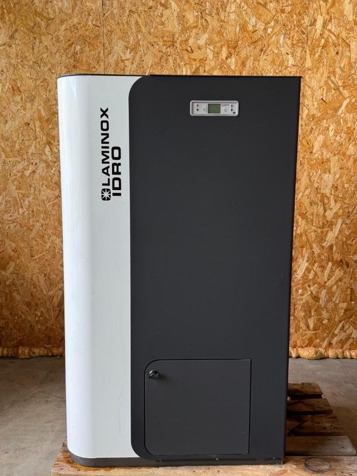Cv Pelletkachel Laminox 21kW, Huis en Inrichting, Kachels, Gebruikt, Vrijstaand, Pelletkachel, Hout, Ophalen of Verzenden