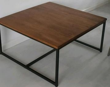 Salontafel massief eiken, stalen frame, industrieel 80x80x41