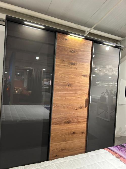 Showroommodel Kledingkast Loddenkemper, Huis en Inrichting, Overige Huis en Inrichting, Nieuw, Ophalen