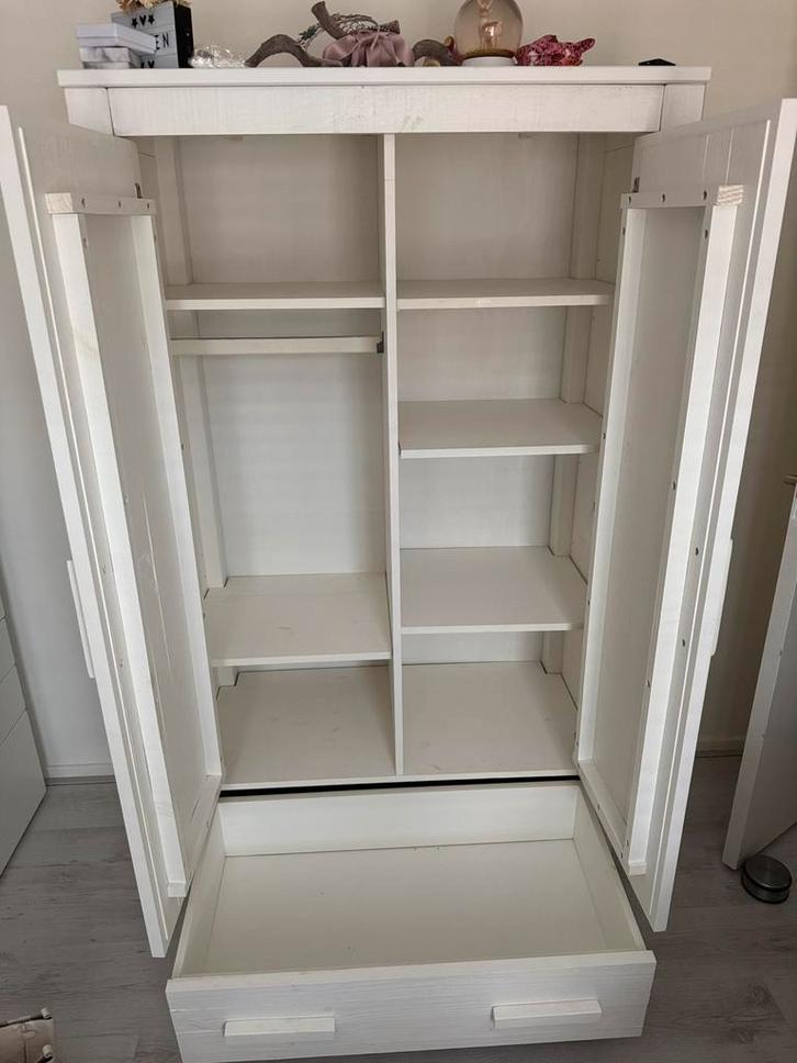 Wit houten kledingkast softclose, Huis en Inrichting, Kasten | Kledingkasten, Zo goed als nieuw, 200 cm of meer, 100 tot 150 cm