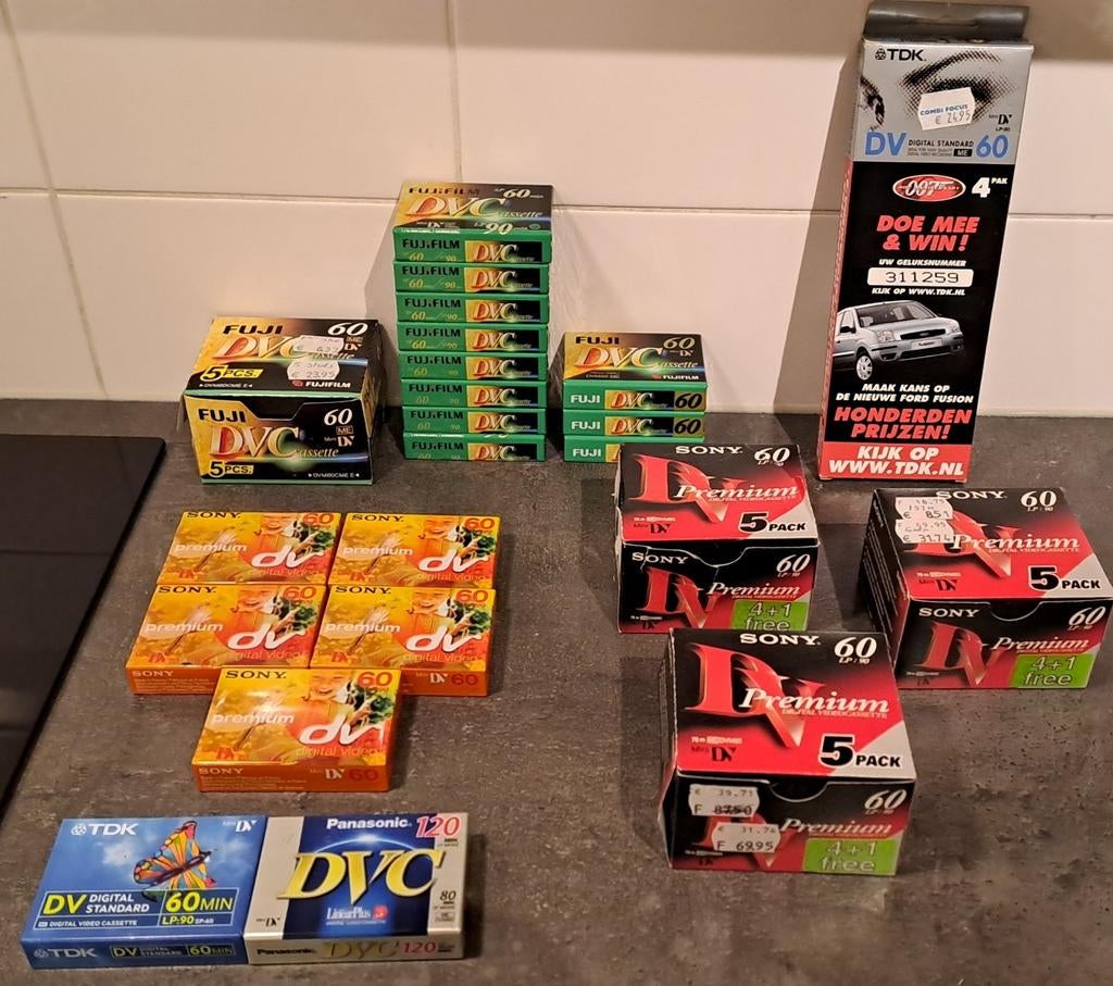 Grote partij Mini DV tapes - Nieuw in seal!, Audio, Tv en Foto, Videocamera's Digitaal, Band, Disc of Geheugen, Sony, Ophalen