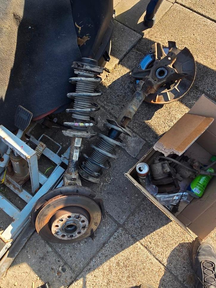 VW Caddy Fusee, Remklauwen, Schijven, Schokdempers, Auto-onderdelen, Ophanging en Onderstel, Volkswagen, Gebruikt, Ophalen