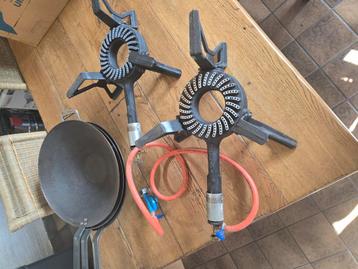 3 Buyer wokpannen en 2 wokbranders beschikbaar voor biedingen