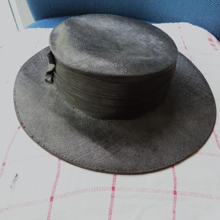 zwarte hoed Maison Suylen heel mooi maat M sisal/aloe vera, Kleding | Dames, Hoeden en Petten, Zo goed als nieuw, One size fits all