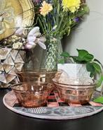 Schalen set persglas roze France vintage, Huis en Inrichting, Ophalen of Verzenden, Zo goed als nieuw, Rond, Glas
