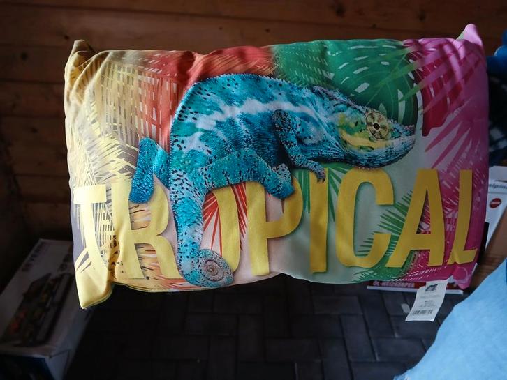 kussens tropisch 3 verschillende 30x50cm per kussen nieuw, Huis en Inrichting, Woonaccessoires | Kussens, Nieuw, Overige kleuren