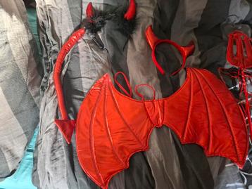 Halloween set duivel beschikbaar voor biedingen