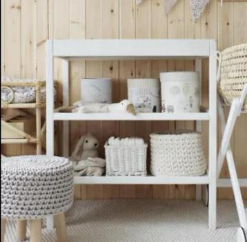 NIEUWE WOODIES CHANGER/COMMODE. beschikbaar voor biedingen