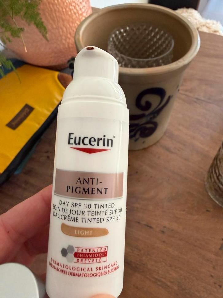 Eucerin Anti-Pigment Set (Creme Nieuw, Lotion Gebruikt), Sieraden, Tassen en Uiterlijk, Uiterlijk | Cosmetica en Make-up, Zo goed als nieuw