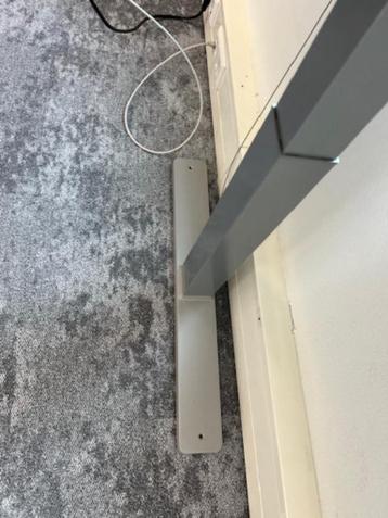 Kinnarps Zit-sta bureau met BachMann stopcontact, 6 stuks - afbeelding 9