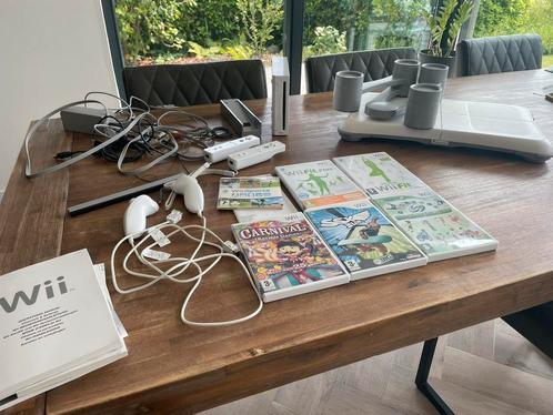 Wii spelcomputer incl balance board, Spelcomputers en Games, Spelcomputers | Nintendo Wii, Zo goed als nieuw, Met 2 controllers