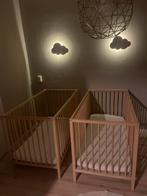 2 baby bedjes inclusief 2 matrassen, Kinderen en Baby's, Babywiegjes en Ledikanten, Ophalen, Zo goed als nieuw