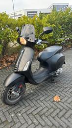 Vespa sprint Geel kenteken mat zwart, Fietsen en Brommers, Scooters | Vespa, Ophalen, Gebruikt, Maximaal 45 km/u, Vespa S