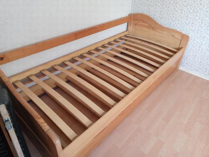 Eenpersoonsbed met extra bed, Huis en Inrichting, Slaapkamer | Bedden, Gebruikt, Eenpersoons, 90 cm, 200 cm, Hout, Bruin, Ophalen