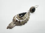 Antieke zilveren mutsenbel met git, klederdracht, 19e eeuws, Verzenden, Zilver, Hanger, Met edelsteen