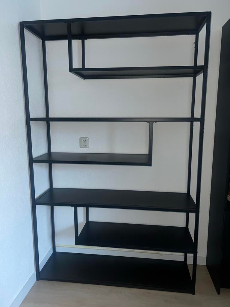 Zwarte wandkast, Ophalen, Zo goed als nieuw, Minder dan 150 cm, Metaal