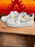 Nike Air Force 1 Shadow - Pasteltinten - Zo goed als nieuw, Kleding | Dames, Schoenen, Wit, Ophalen of Verzenden, Sneakers of Gympen
