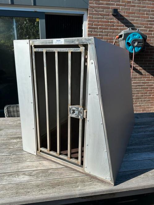 TKA: rvs/aluminium auto kennel ZEER STEVIG!, Dieren en Toebehoren, Hondenbenches, Gebruikt, Ophalen