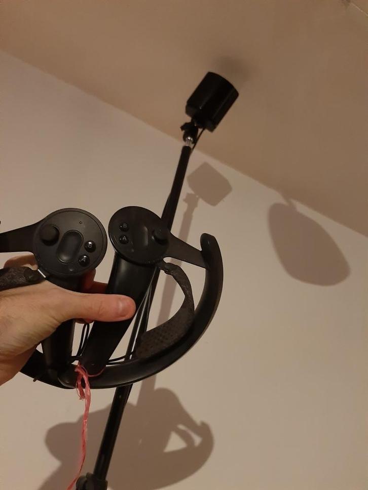 Valve Index Controllers/ 3 base stations/ 2 SteamVR Dongles, Spelcomputers en Games, Virtual Reality, Zo goed als nieuw, Pc, Controller